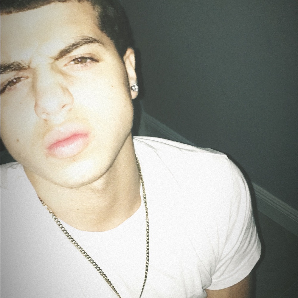 Meet your Posher, Nicholas